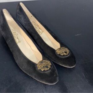 Women’s Ferragamo black shoes sz. 9aaa